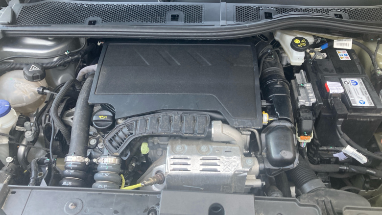 Peugeot 208 1.2 PureTech 100 Allure 5dr Petrol Hatchback